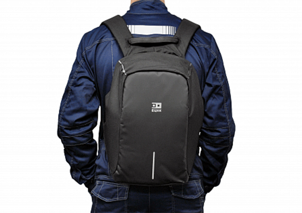 Вик в рюкзаке